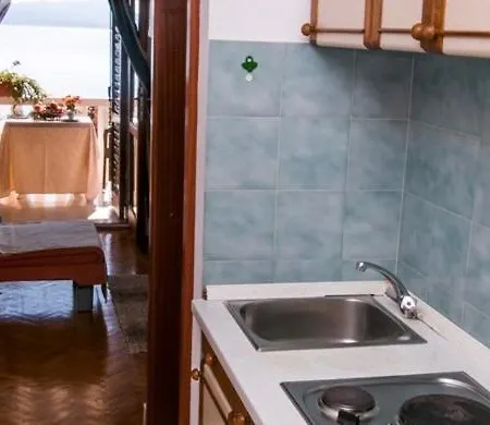 Apartment In With Sea View, Balcony, Air Conditioning, Wifi 3340-1 Pisak